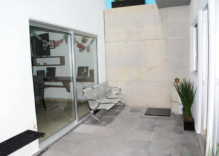Be Condesa Inn