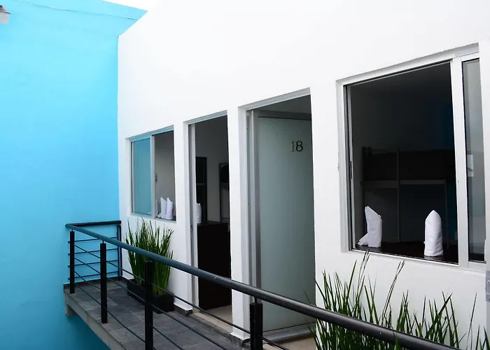 Be Condesa Inn